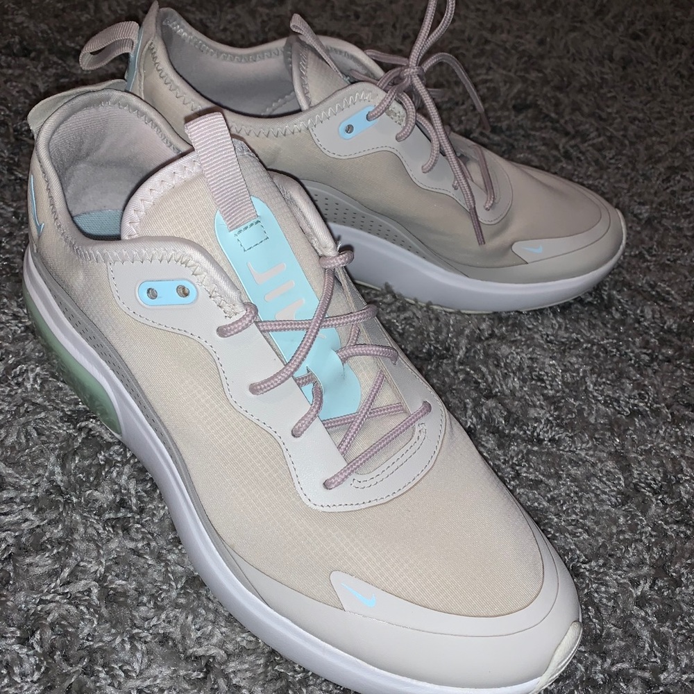 Nike Air Max Dia Light Orewood Running Shoes